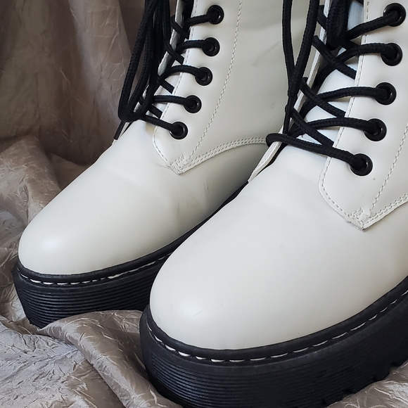 UNILADY WHITE COMBAT BOOTS SZ 7 - Picture 10 of 11